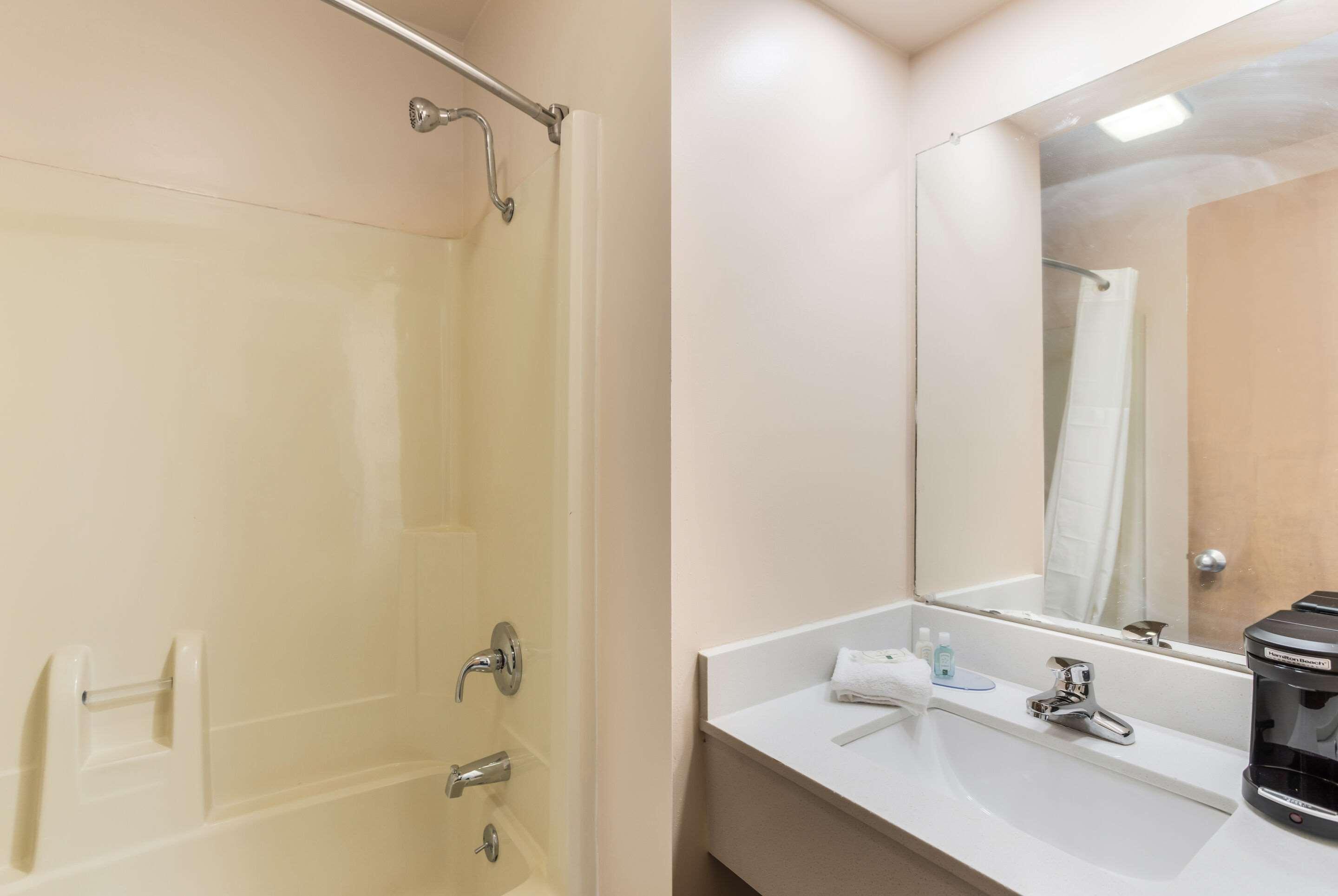 Quality Inn Pulaski Екстер'єр фото