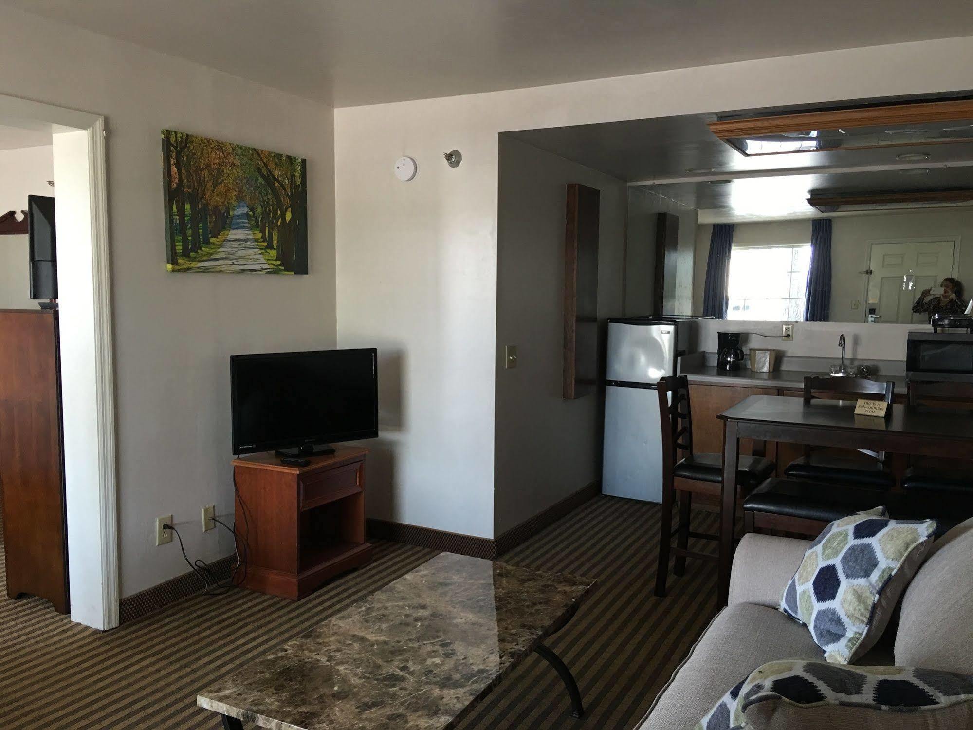 Quality Inn Pulaski Екстер'єр фото